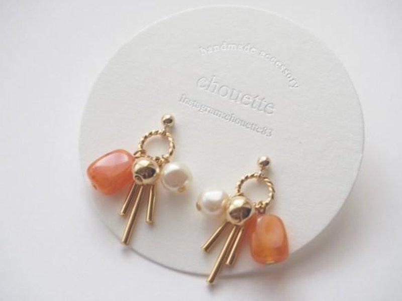 [14kgf] Gold Bar Acrylic Earrings Caramel - 耳环/耳夹 - 其他金属 