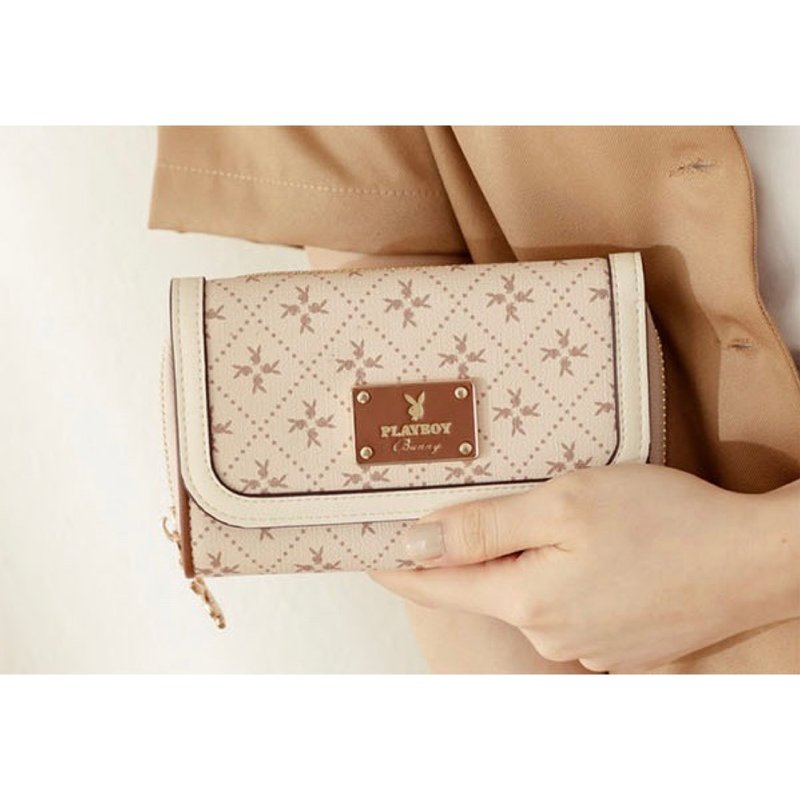 PLAYBOY - 中夹 Oat milk 燕麦奶兔兔系列 - 卡其色 - 皮夹/钱包 - 其他材质 卡其色