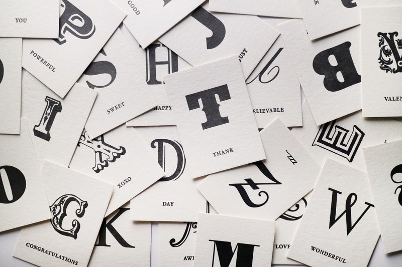 活版印刷 英文字母小卡 - 卡片/明信片 - 纸 黑色