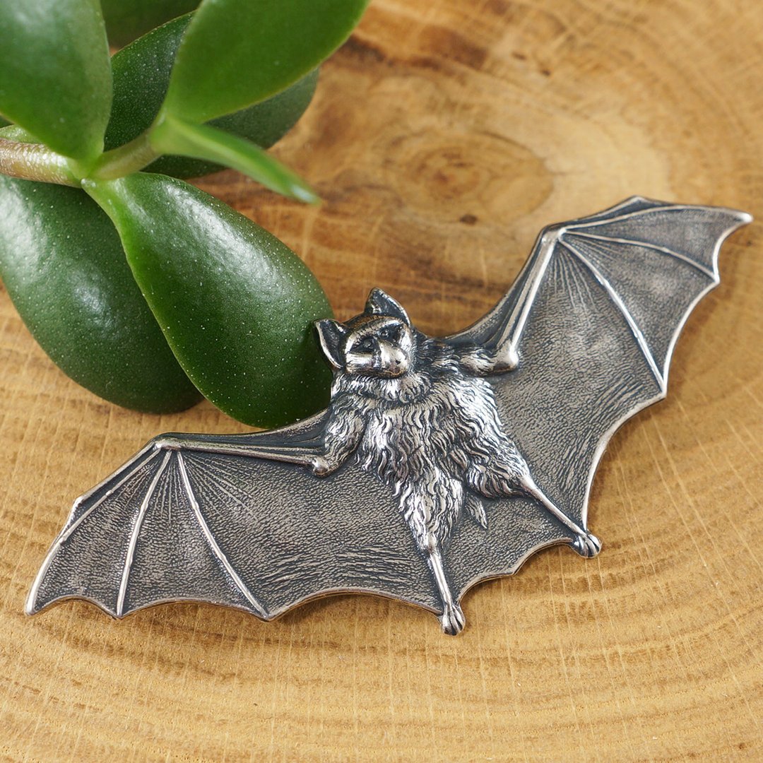 Bat Brooch Silver Bat Wings Vampire Gothic Halloween Large Brooch Pin Jewelry - 胸针 - 其他金属 银色
