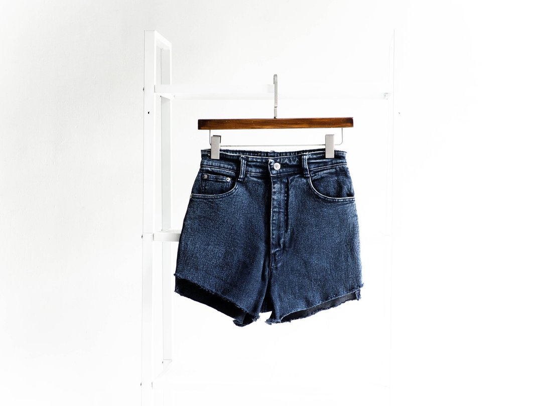 W27 灰黑深蓝夏季海洋时光 棉质丹宁古董短裤denim pants vintage - 女装短裤 - 棉．麻 蓝色