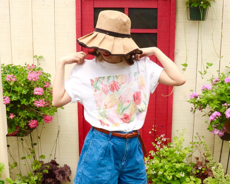 穿着艺术的T恤 郁金香 - 女装 T 恤 - 棉．麻 白色