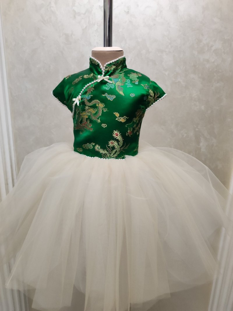 绿宝石色和服缎面连衣裙 带龙图案 适合小童 象牙色裙子 - 童装礼服/连衣裙 - 其他材质 多色