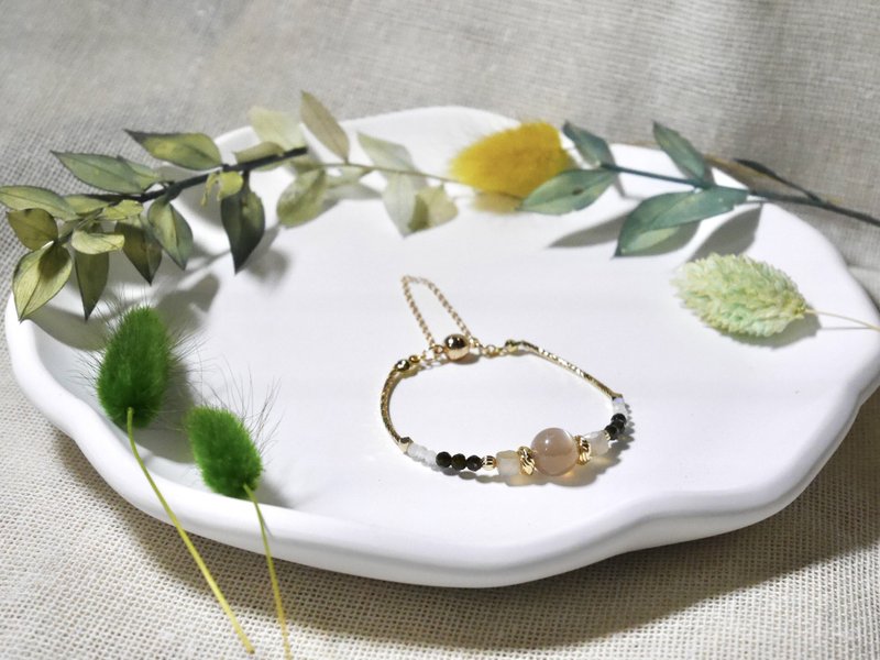 人际桃花 手作月光石金曜石手环 - 手链/手环 - 宝石 