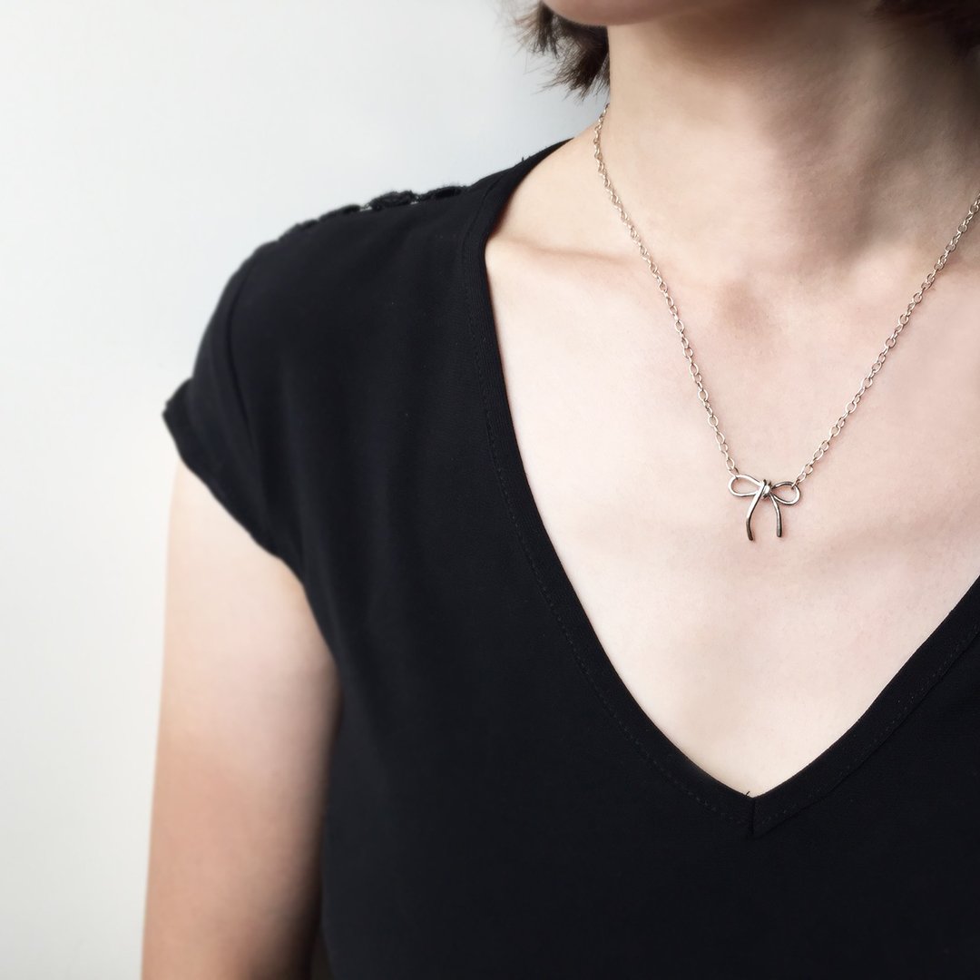 bow necklace_蝴蝶结项链 | 925纯银 限量 设计师手作 - 项链 - 银 银色