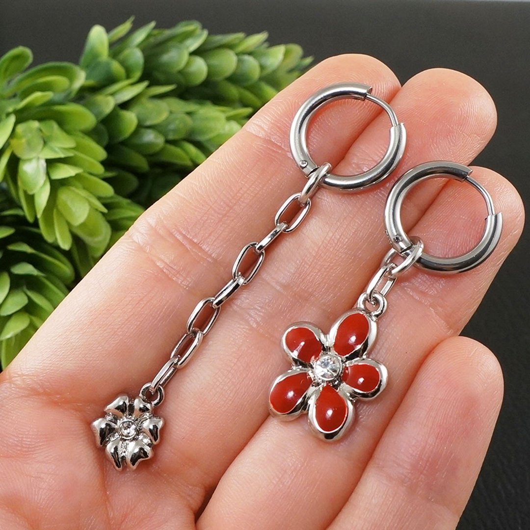 红花珐琅圈形耳环 花卉垂坠不对称耳环 饰品 - 耳环/耳夹 - 珐琅 红色