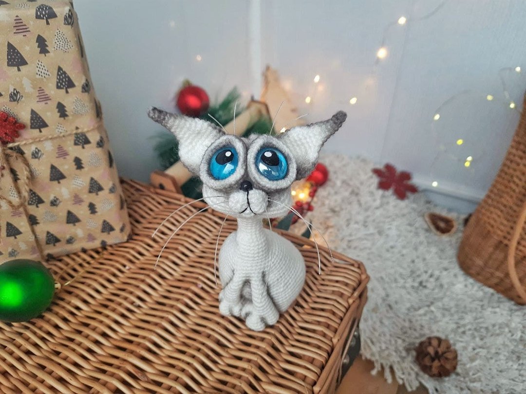 Siamese cat toy sculpture . Knitting sitting realistic pet replica. Cat toy - 玩偶/公仔 - 棉 咖啡色