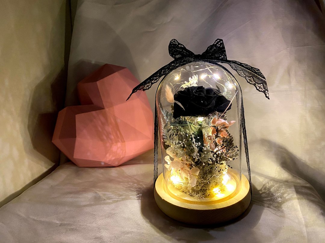 永生花夜灯玻璃罩盅 含礼盒 玻璃罩 生日礼物 新婚礼物 情人节 - 干燥花/捧花 - 玻璃 黑色
