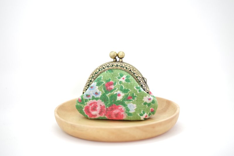 CaCa Crafts | Cottage Chic 玫瑰口金包．绿 - 零钱包 - 其他材质 