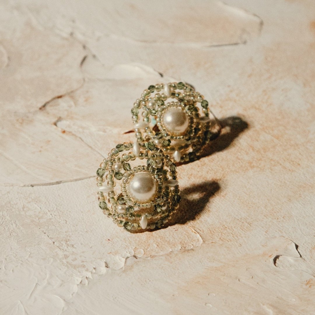 Silk Earrings 丝绸耳环 - 琥珀绿 - 耳环/耳夹 - 玻璃 绿色