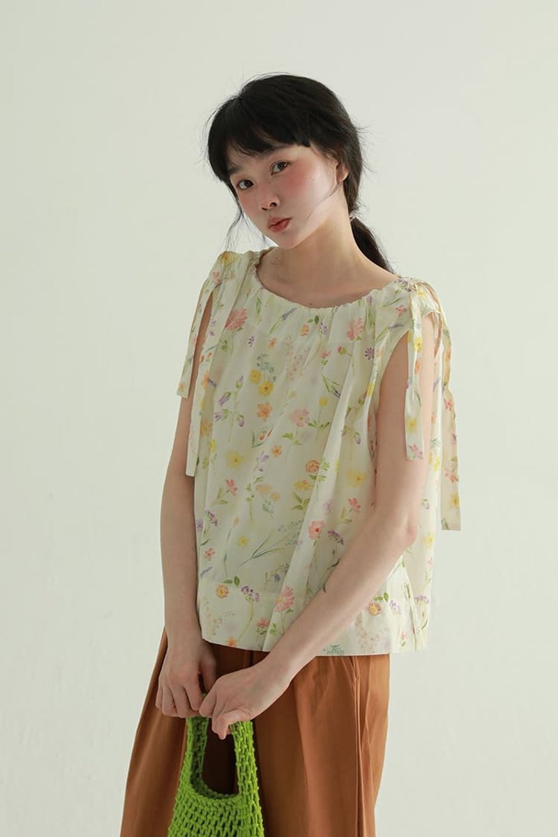 粉色系 肩膀系帶植物花背心 清新簡約百搭無袖背心上衣 - 女装背心 - 棉．麻 白色