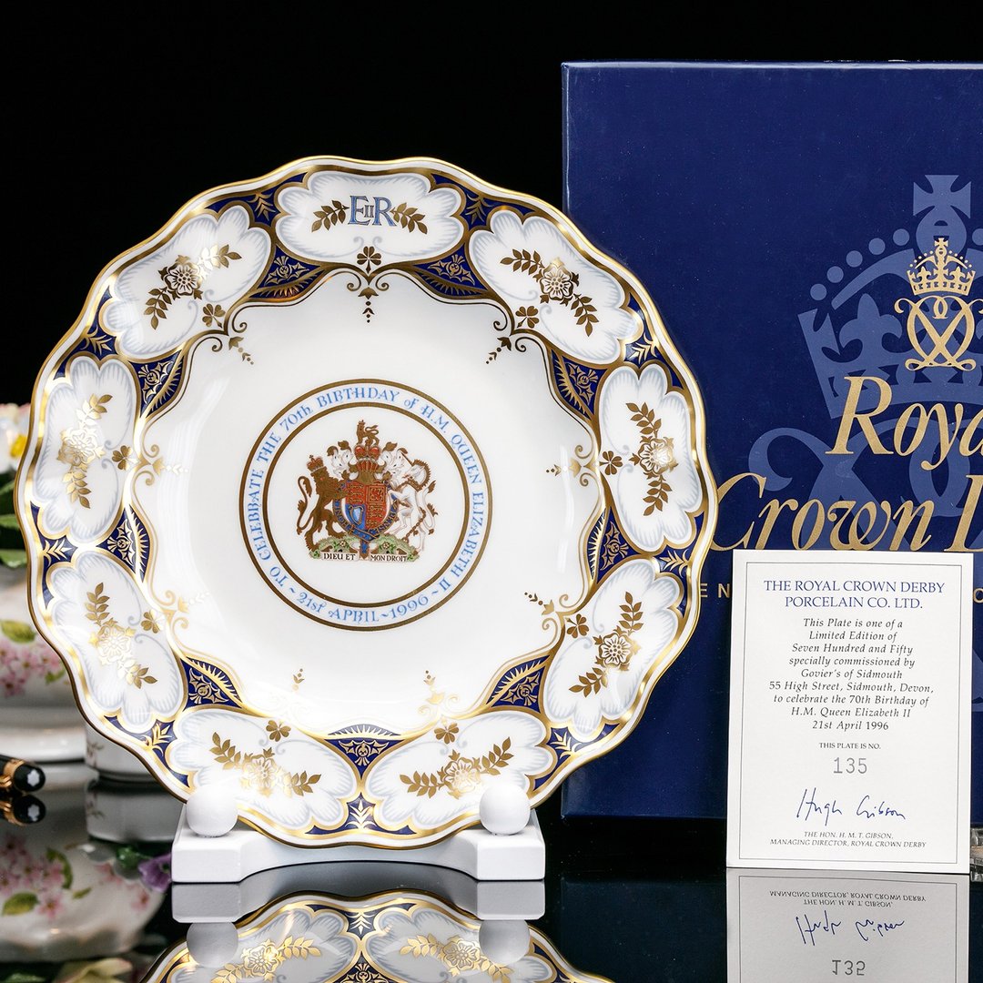 皇室尊享Royal Crown Derby女王1996年生日纪念限量骨瓷装饰盘 - 摆饰 - 瓷 