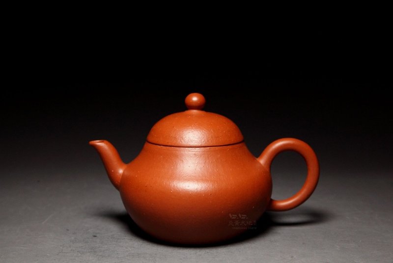 【孟臣款梨形32】龙山堂 古法纯手工 摹古系列 小煤窑老朱泥130c - 茶具/茶杯 - 陶 红色