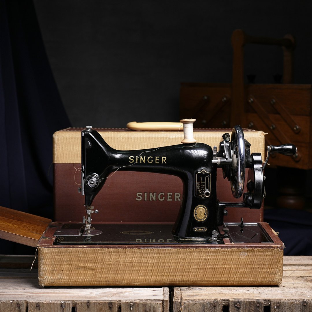 1957年英国制Singer 99K 手摇式缝纫机 - 摆饰 - 其他金属 多色