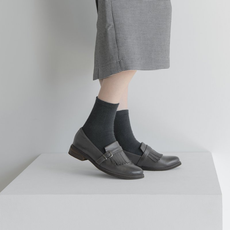 流苏乐福鞋 _ 灰 - 女款牛津鞋/乐福鞋 - 真皮 灰色