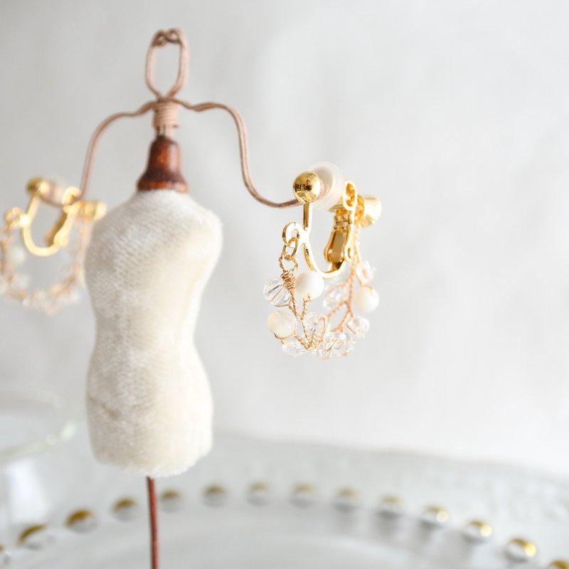 Yuwai (Small) - Gold wire accessory - 耳环/耳夹 - 其他金属 金色