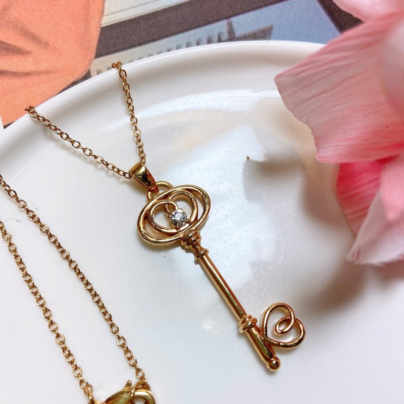 【西洋古董饰品】NYC精美亮眼钥匙爱心 洛可可莱茵项链 - 项链 - 贵金属 金色