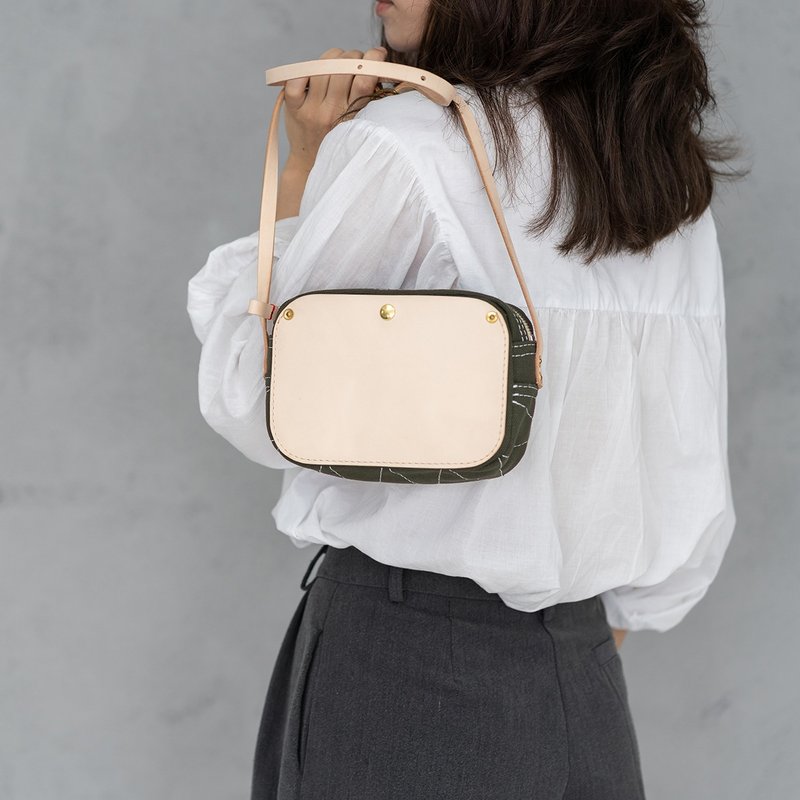 BOX | 便当包相机包小方包文艺女士迷你轻便单肩包 - 侧背包/斜挎包 - 真皮 蓝色