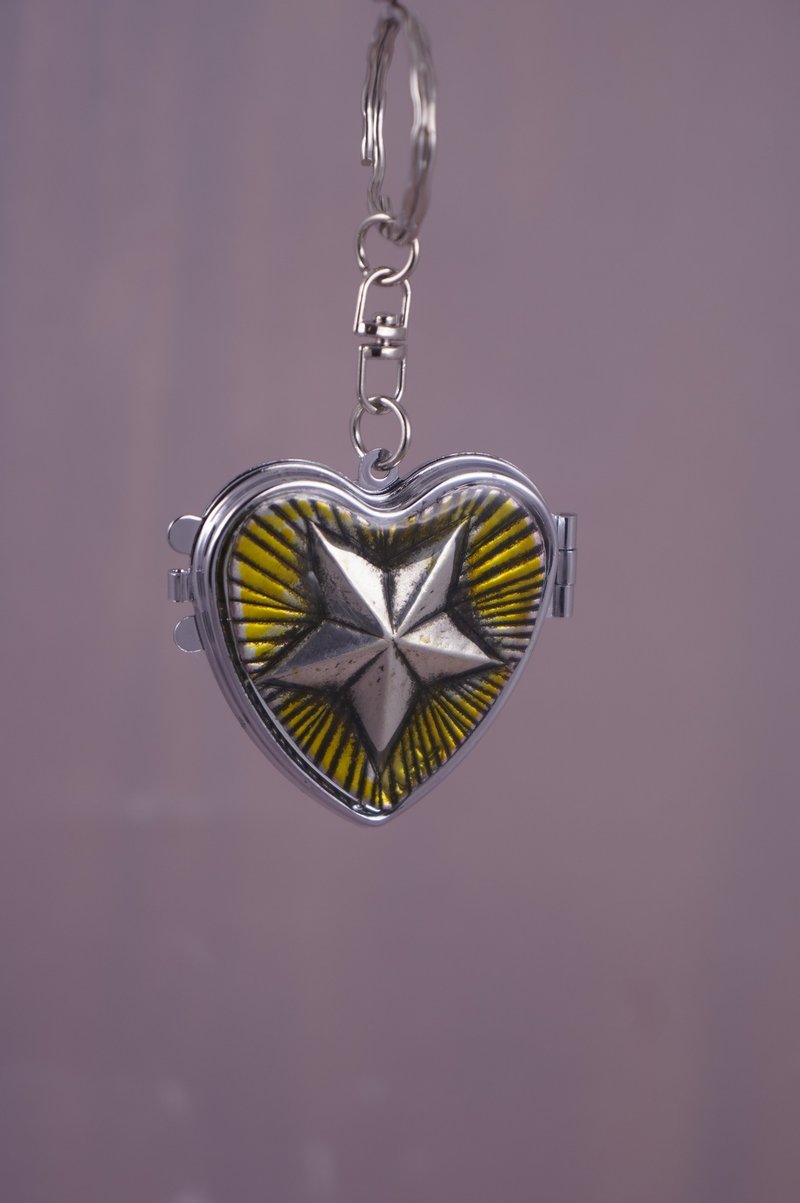 锡雕多用途心型镜盒钥匙圈1 - 钥匙链/钥匙包 - 其他材质 银色