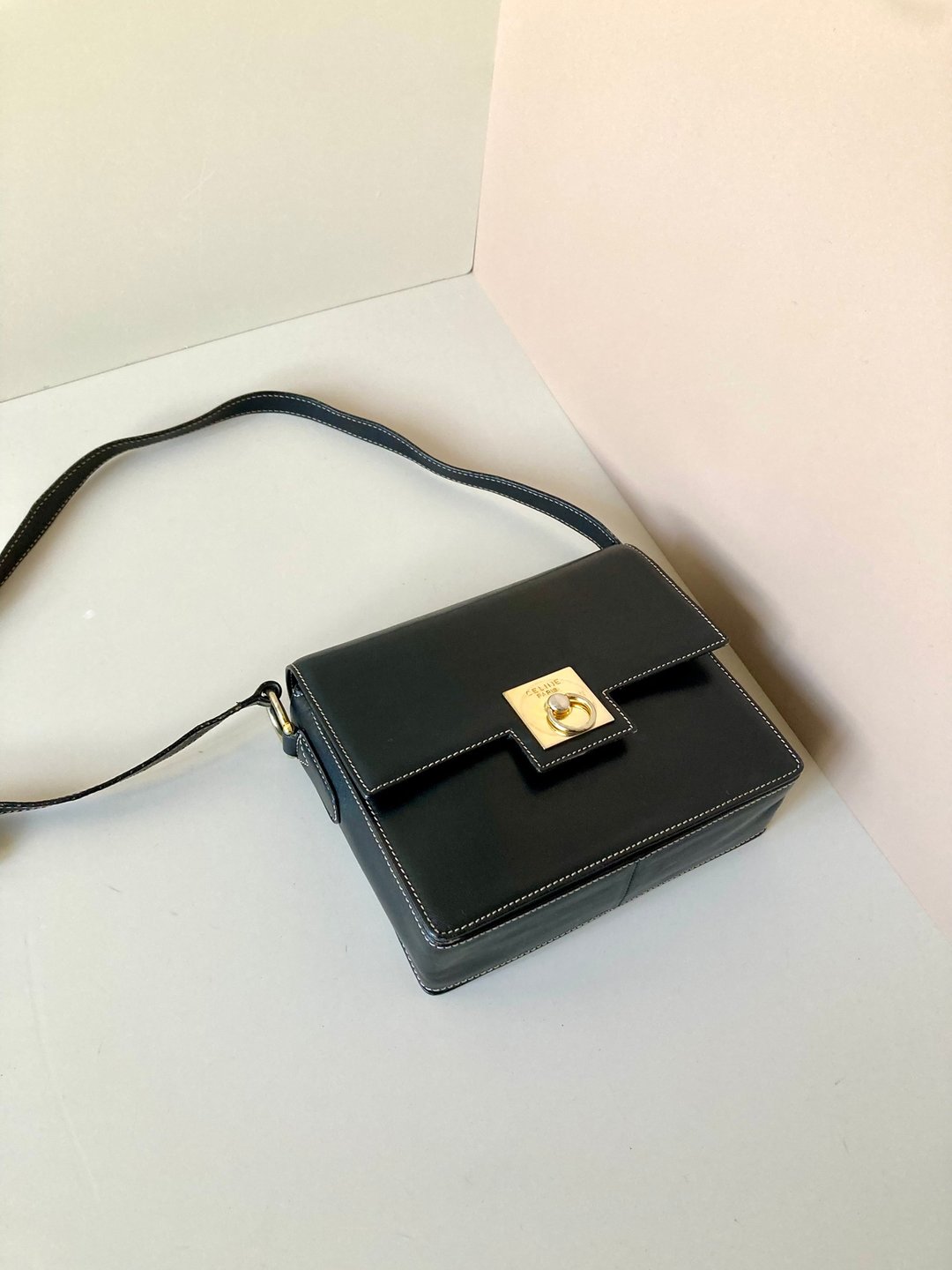 稀有中古二手Celine黑色皮革金扣小盒子皮革单肩侧背斜孭背包手袋 - 侧背包/斜挎包 - 真皮 黑色