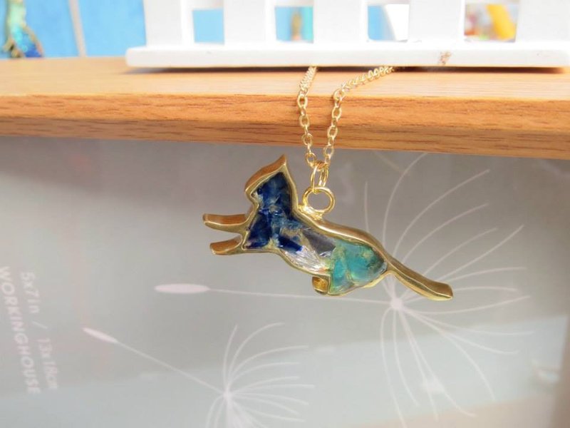 Wing Wing 手做饰品 猫咪的日常 黄铜镶嵌玻璃项链(玩乐) - 项链 - 其他金属 