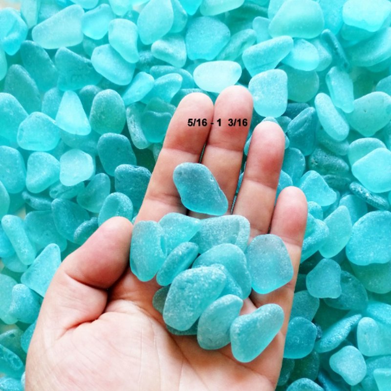 水蓝色的海玻璃散装珠宝质量.真正的海玻璃用于珠宝制作 - 陶艺 - 玻璃 蓝色