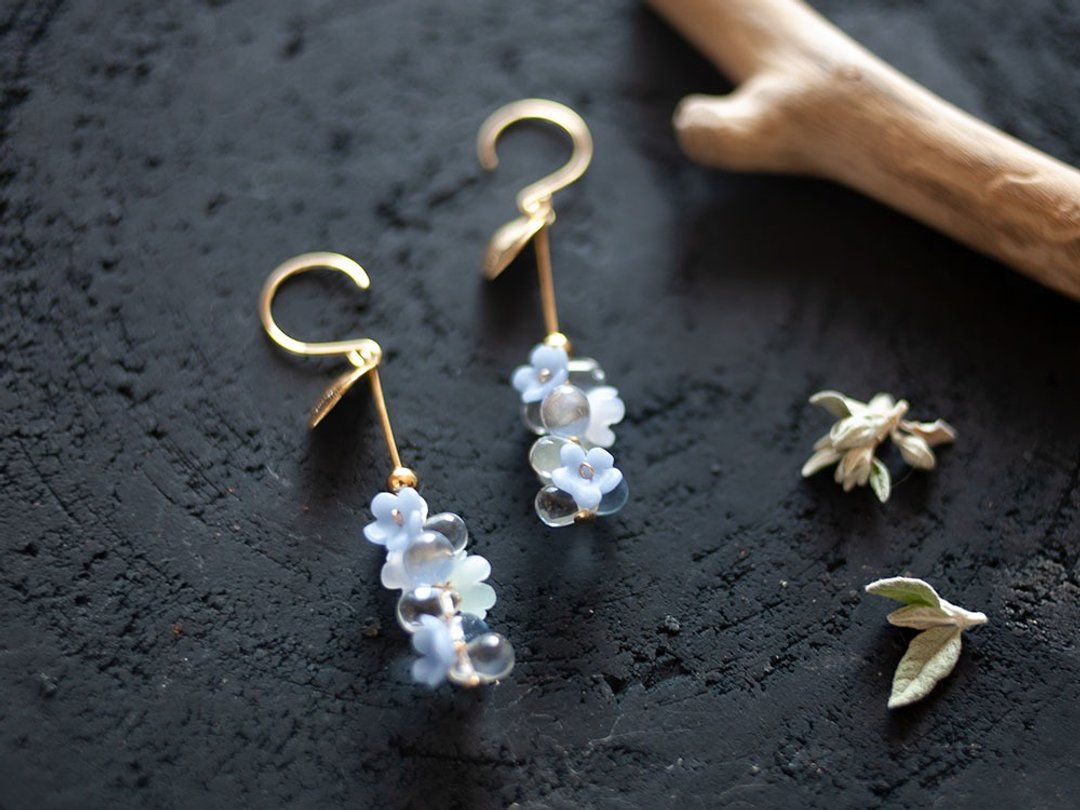Drops and Flowers Earrings / Earrings / Blue - 耳环/耳夹 - 粘土 蓝色