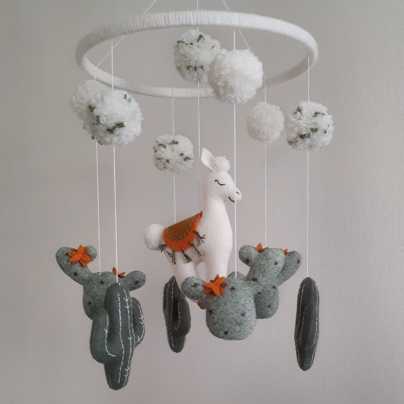 Mobile baby boho nursery decor, llama crib mobile, newborn & new parents gift - 玩具/玩偶 - 环保材料 白色