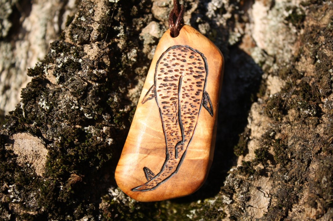 Whale infinity Strength Power Calmness Pacification Necklace Fantasy Spirit - 项链 - 木头 