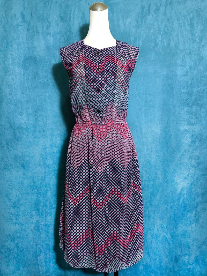 乒乓古着 [ 古着洋装/ 图腾雪纺无袖古着洋装 ] 国外带回 VINTAGE - 洋装/连衣裙 - 聚酯纤维 多色