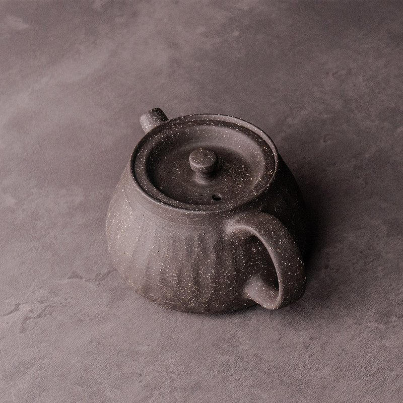 无我系列 - 跳刀工艺茶器170ml - 茶具/茶杯 - 陶 黑色