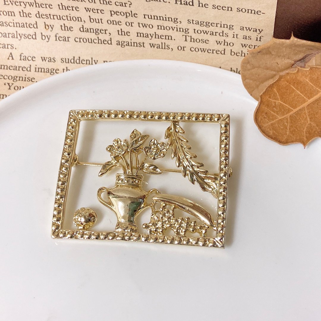 【西洋古董饰品】稀有 插花花盆 稻穗画镶框贵气 胸针 胸章 - 胸针 - 贵金属 金色