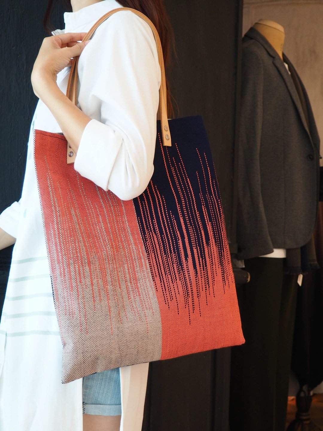 电波图案单肩背包tote bag - 侧背包/斜挎包 - 棉 多色