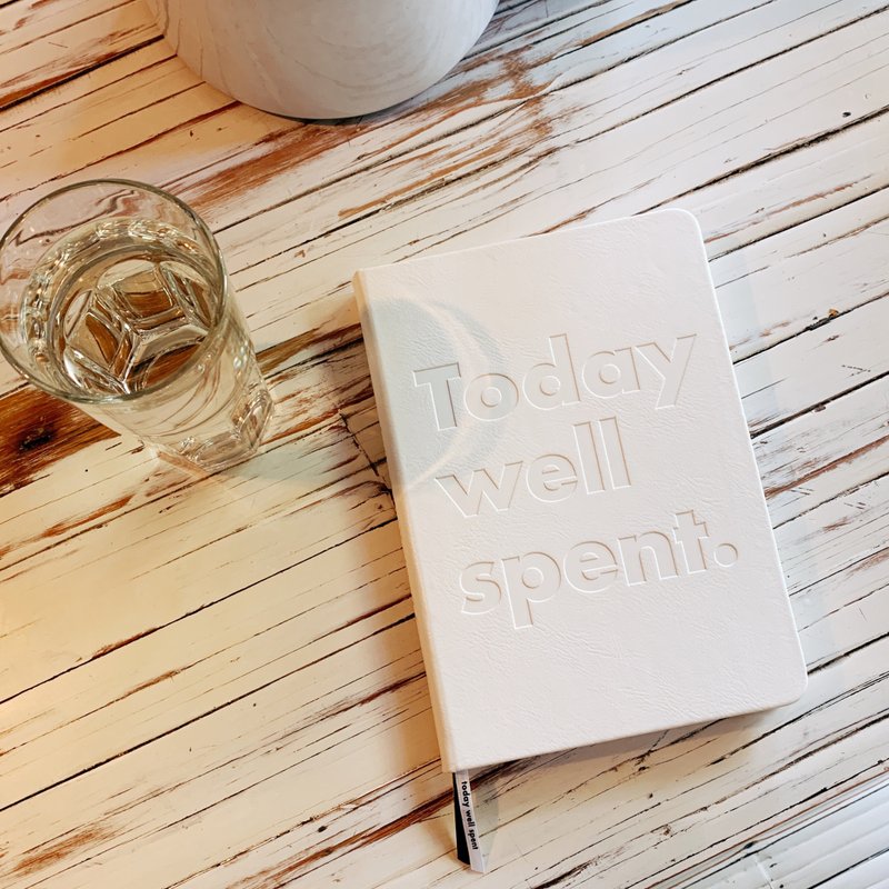 Attn Journal by Today Well Spent - 白色封面 - 笔记本/手帐 - 纸 白色