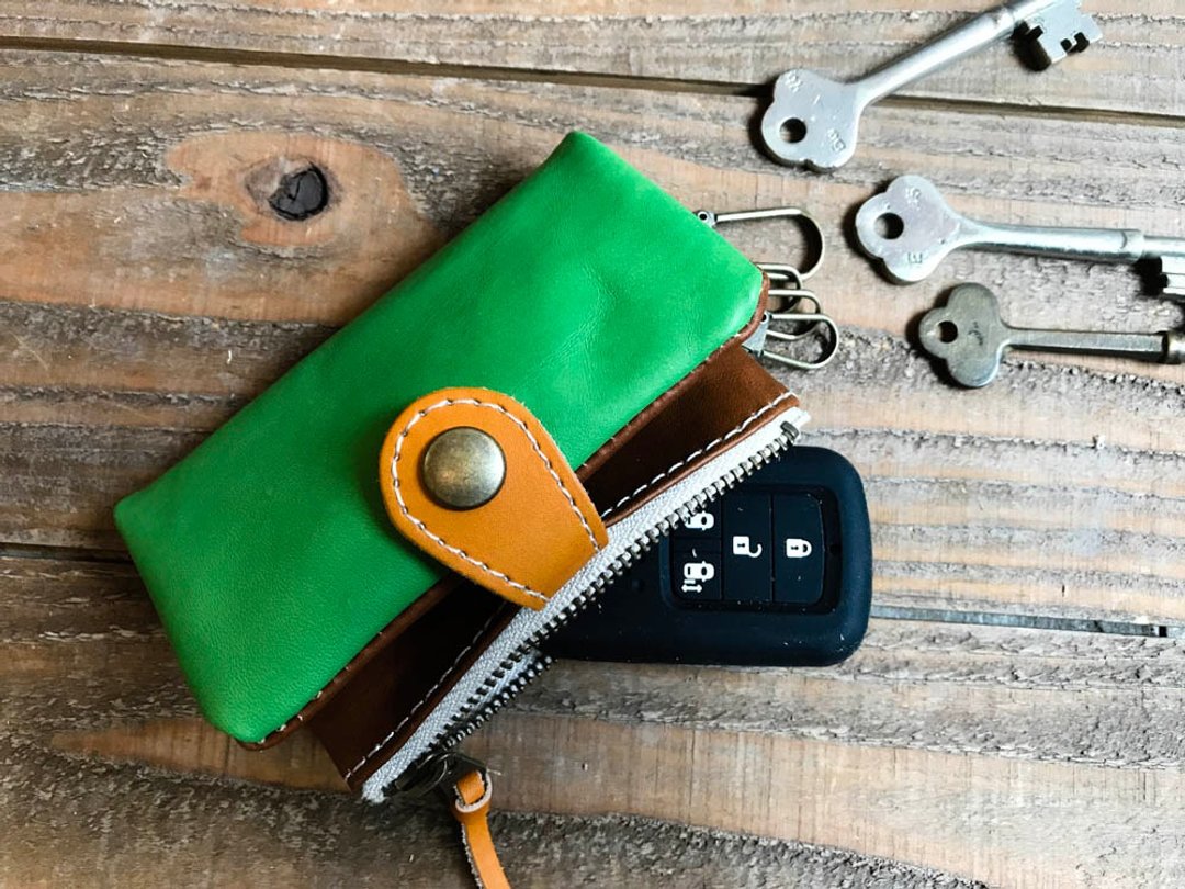 POCKET Energetic outdoor color Pocket Plump Key case PPK-GBC-W that can hold cards and coins - 钥匙链/钥匙包 - 真皮 绿色