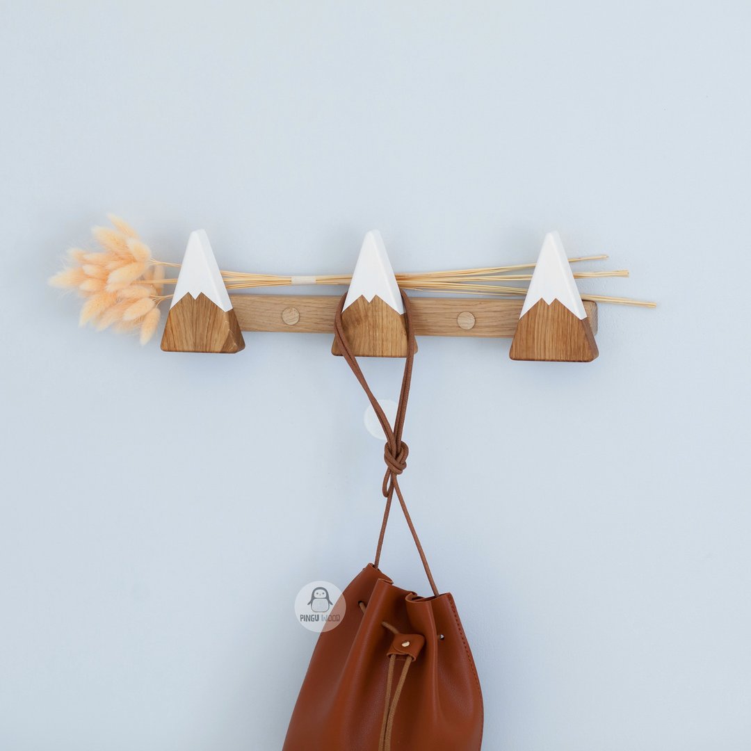 Wall Mount Mountain Childrens Hanger with Hooks for Clothes and Bags from Wood - 收纳用品 - 木头 白色