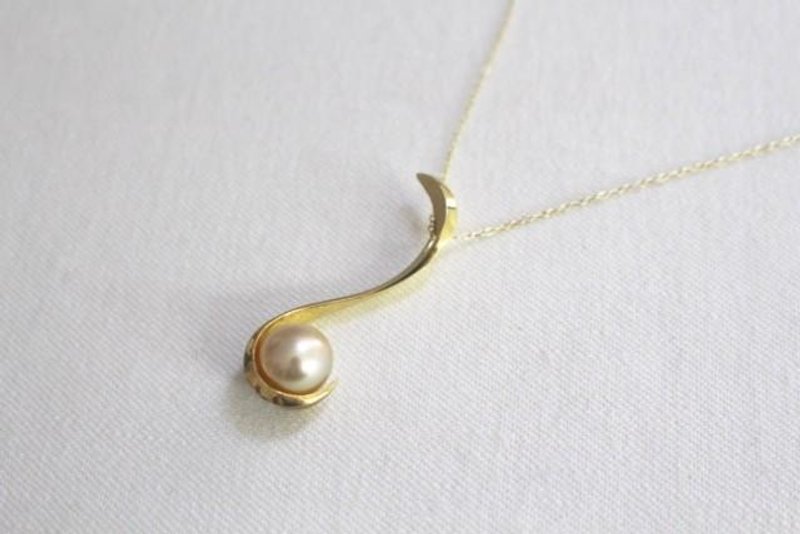 South Sea Pearl Silver Pendant Gold Color - 项链 - 其他金属 金色