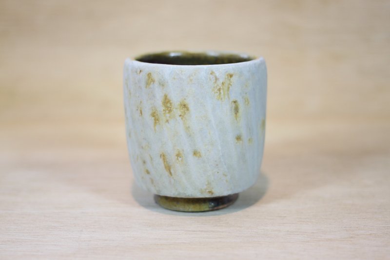【圣诞礼盒】黄点落灰 日式柴烧茶杯 叶敏祥手工作品 - 茶具/茶杯 - 陶 