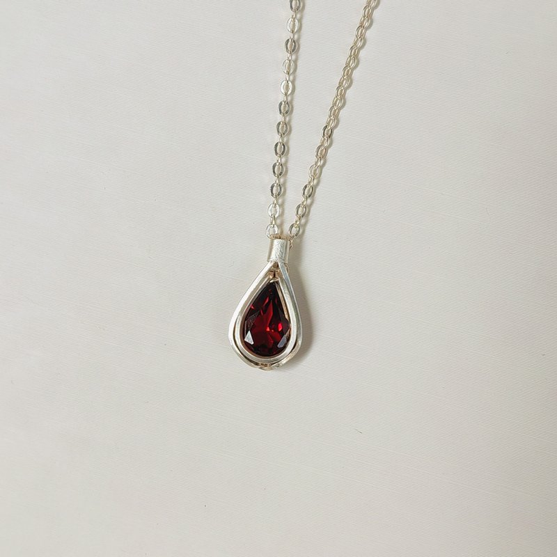 天然石榴石切面水滴吊墜 刻面红石榴石項鍊 一月生辰石礼物 - 项链 - 半宝石 