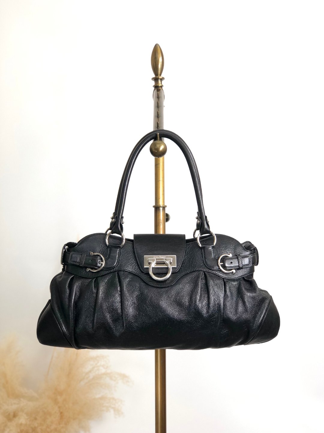【日本直送 名牌中古包】Salvatore Ferragamo 手提包 黑色 Gancini 皮革 vintage 古董 igucky - 手提包/手提袋 - 真皮 黑色