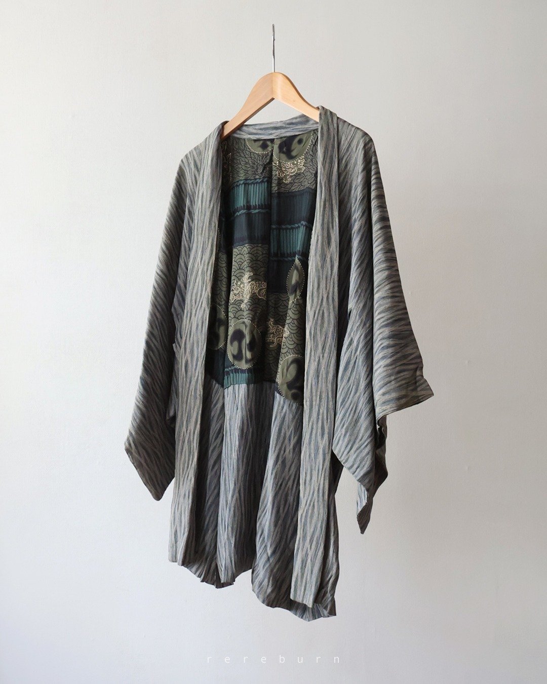 日本制和风中性印花灰蓝色薄款古着羽织和服外套 - 女装休闲/机能外套 - 聚酯纤维 灰色