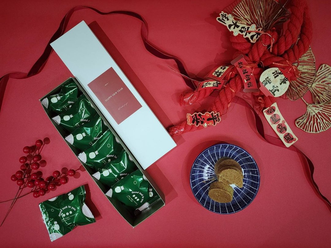 新年小礼盒组 强势回归 独家金红酥饼6入 红乌龙 桂花 柚子 凤梨 - 蛋糕/甜点 - 其他材质 