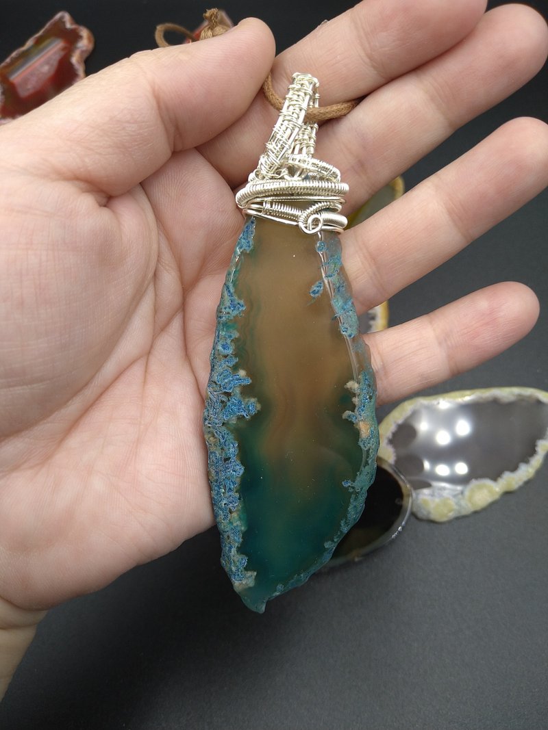 **天然玛瑙片 ** 艺术铜线 水晶项链 吊坠 金属编织 包边 - 项链 - 玉石 绿色