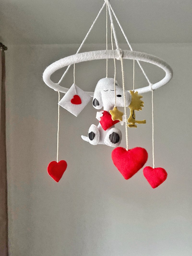 史努比婴儿移动查理布朗移动婴儿床移动托儿所移动毡 - 玩具/玩偶 - 环保材料 多色