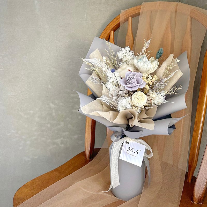 baby blue 灰蓝色调永生玫瑰花束 - 干燥花/捧花 - 植物．花 蓝色