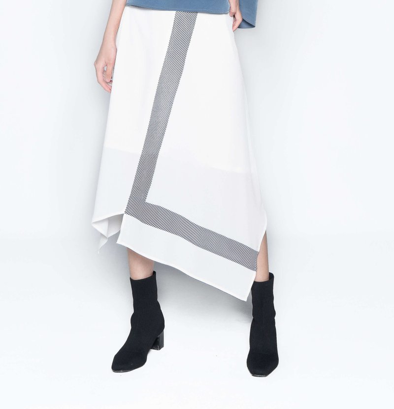 A字伞状不对称拼接中长裙-斜纹白 - 裙子 - 聚酯纤维 白色