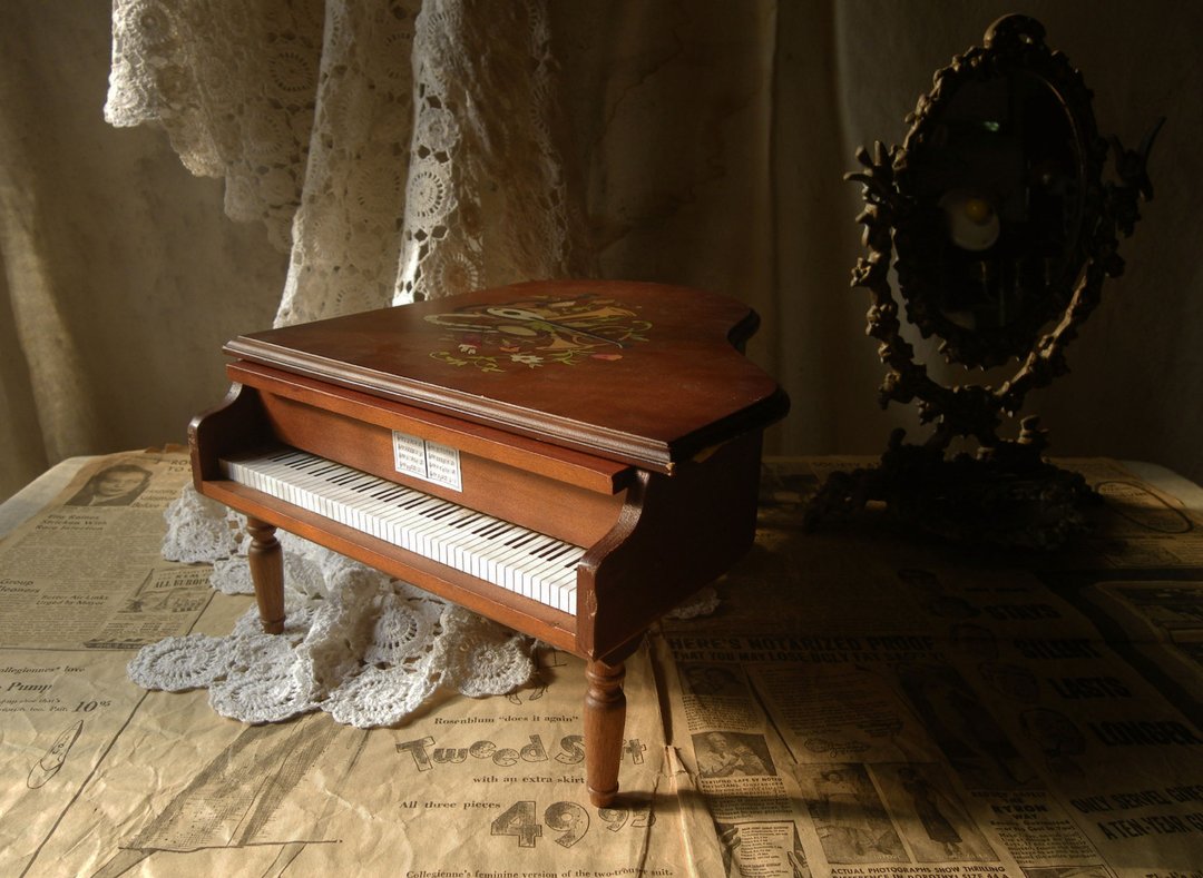 【老时光 OLD-TIME】早期钢琴造型珠宝盒 - 收纳用品 - 其他材质 