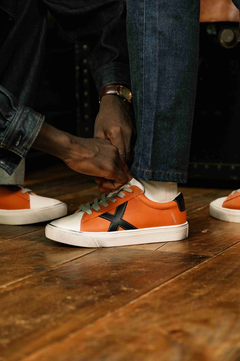 防泼水、职人手刷鞋 男款橘色 Scooter Two Orange Men - 男款休闲鞋 - 真皮 橘色