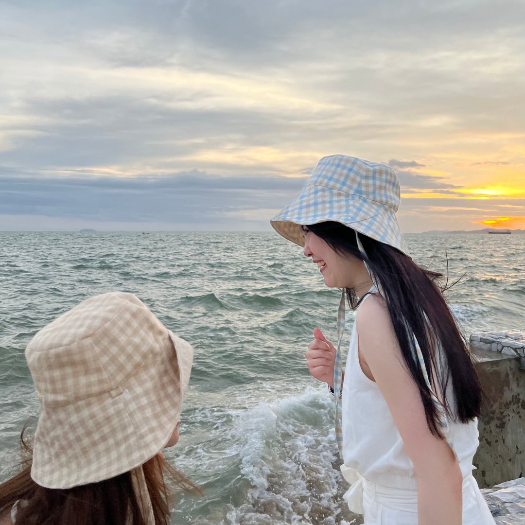 Sun Hat wide brim with ties ,linen fabric - 帽子 - 棉．麻 