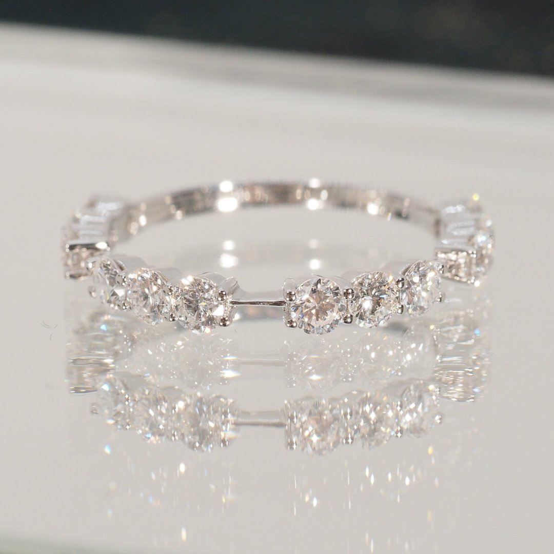 18K金巨型三点钻石戒指 18K Gold The Mega Three Dot Diamond Ri - 戒指 - 贵金属 